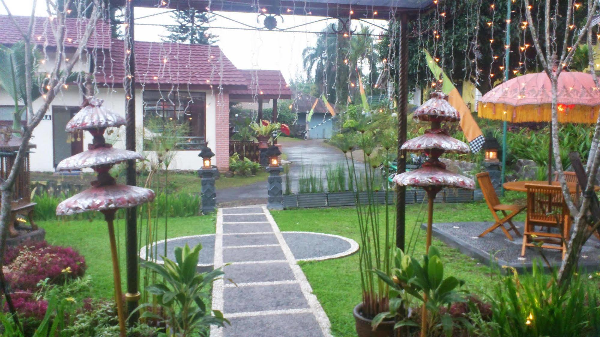 Sitamiang Resort Hotel Bogor Exterior photo